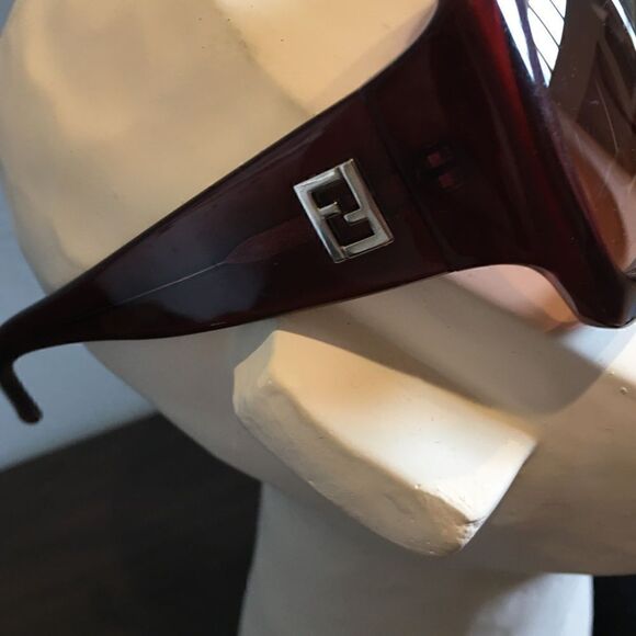 Fendi Sunglasses   - Picture 3 of 10